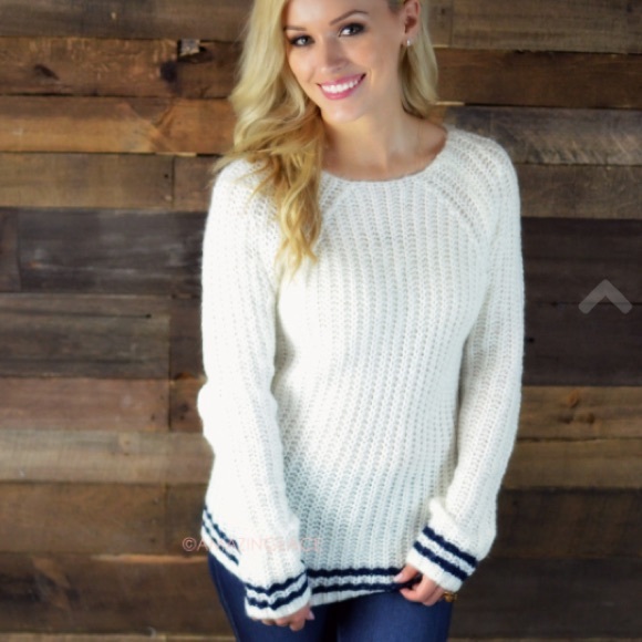 Ivory knit sweater - Picture 1 of 3