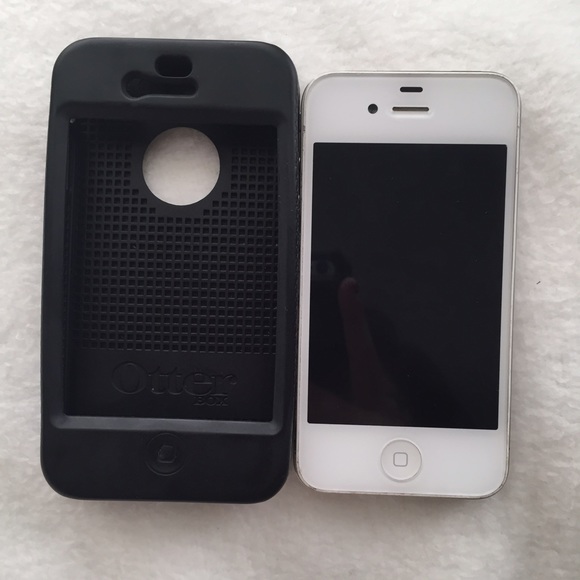 White iPhone 4 in great condition + free case