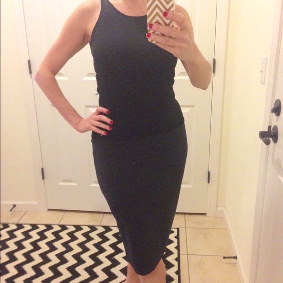 Tahari stretch pencil skirt. size 6