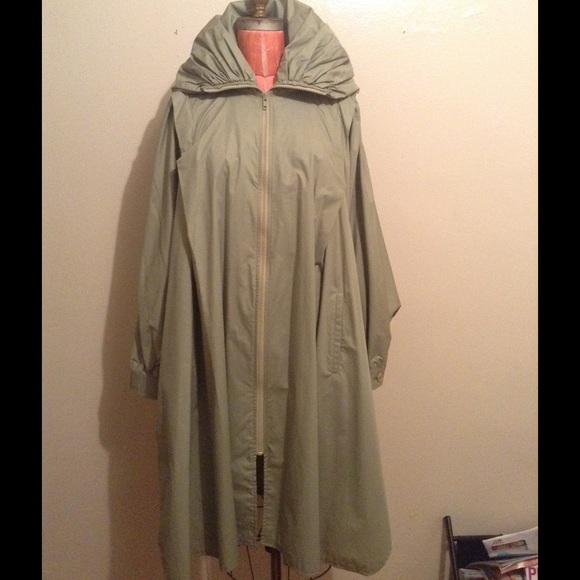 Vintage light weight poncho with gathered collar