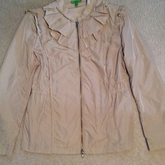 Very stylish light jacket.