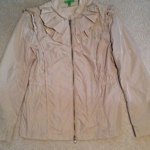 Very stylish light jacket.