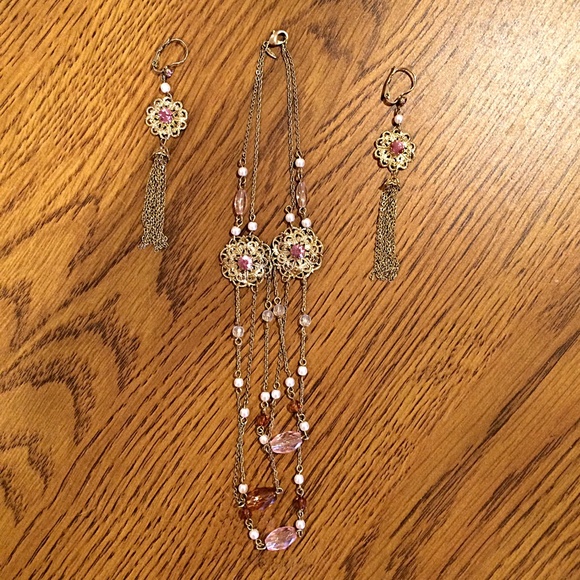 Earring and necklace set