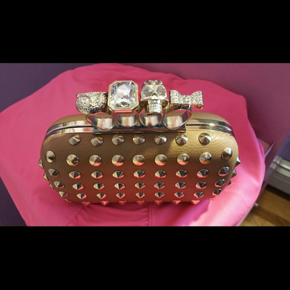 Brass Nuckle Clutch