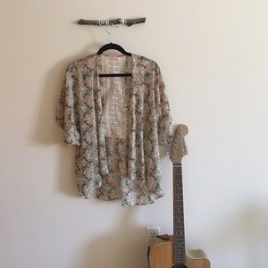Kimono, very cute as an open top, design in back