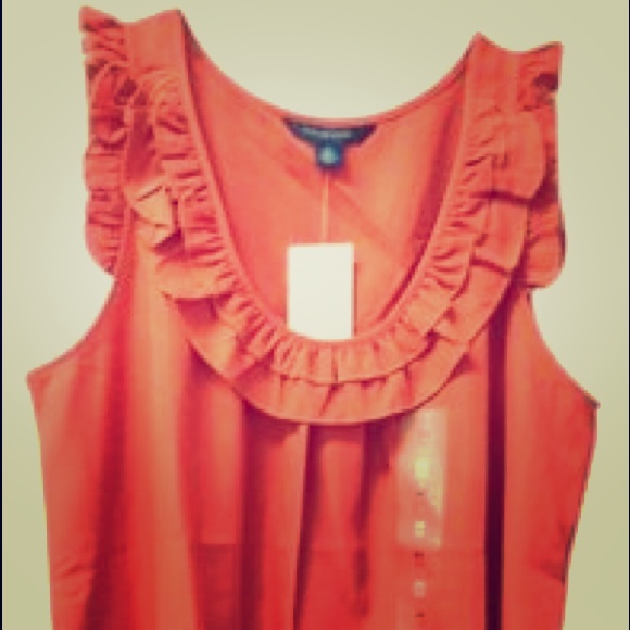 NWT Tommy Terracotta/brick-red ruffle, swing top
