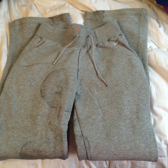 light gray Nike sweatpants