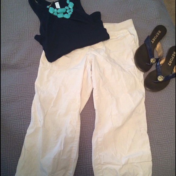 Cropped relaxed khaki Ann Taylor pant sz 2