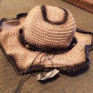 NWT Fun Floppy Spring Hat 👒