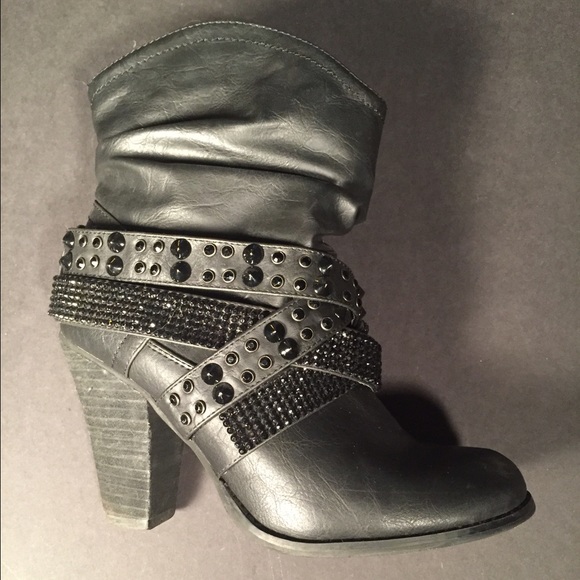 Not rated Shoes - Not rated black ankle boots