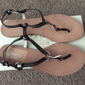 Coach Sandals comes with box