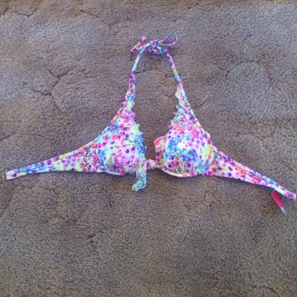 Victoria's Secret Tops - Victoria's Secret bikini top