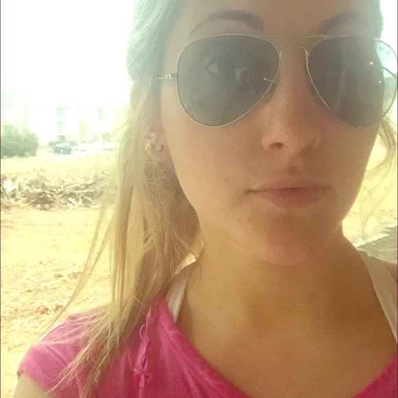 Authentic raybans!! Barely worn!