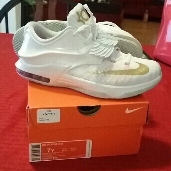 KD7  AUNT PEARLS