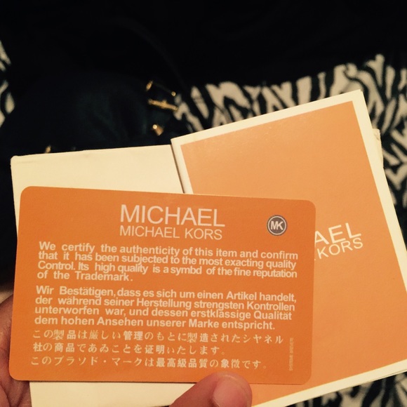 Navy colored michael kors - Picture 4 of 4