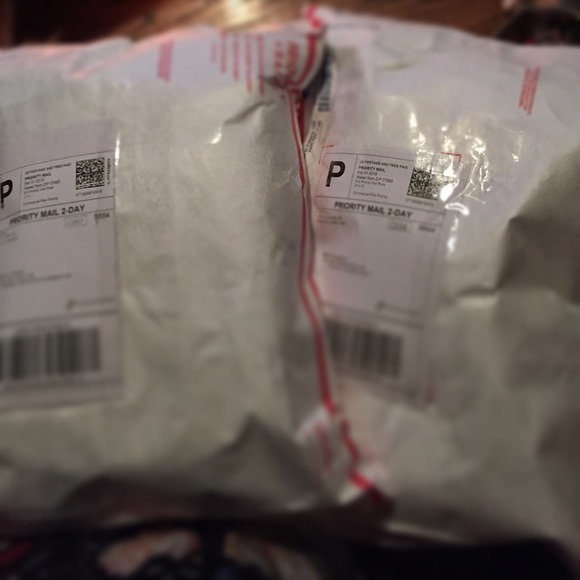 SHIPMENT LOVE!