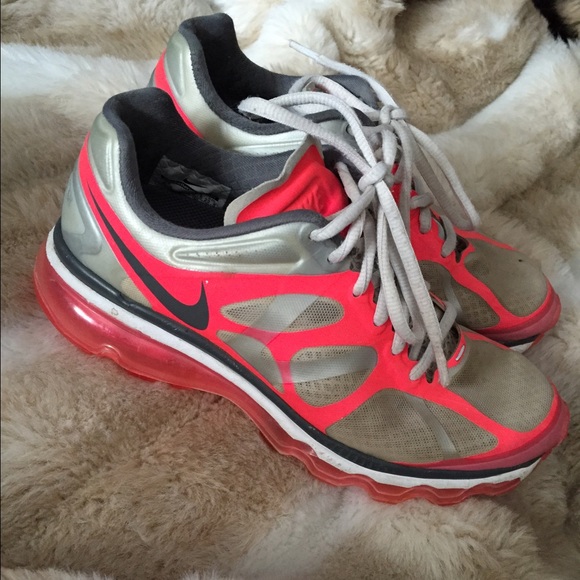 NEED GONE PLEASE MAKE OFFER - Picture 1 of 3