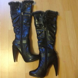 Black heeled boots with faux fur on top
