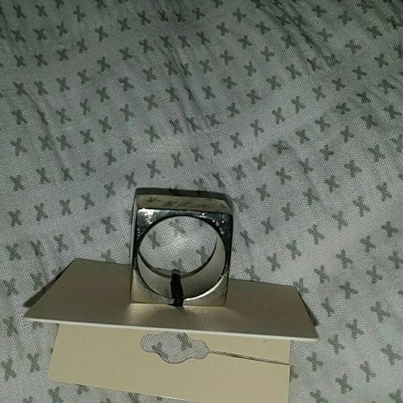 Silvertone ring