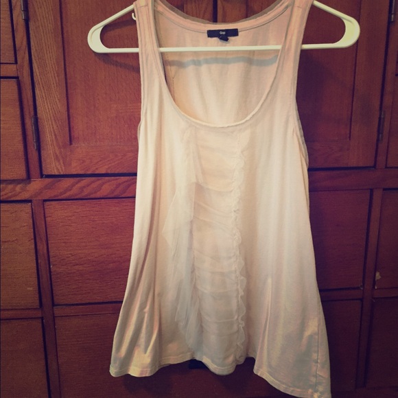 GAP Tops - GAP lightweight sleeveless shirt