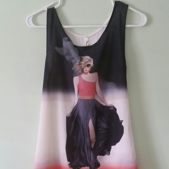 SOLD IN BUNDLE  Flowy Tunic Top