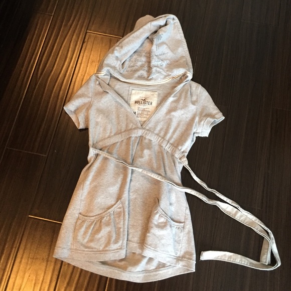 Hollister short sleeve hoodie