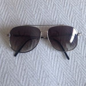 Aviators sunglasses