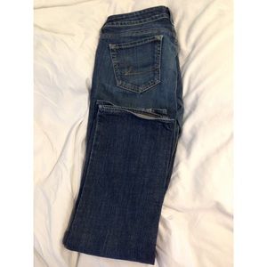 AE Medium-wash 4-short jeans