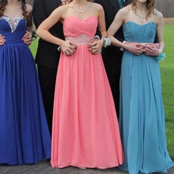 Stunning Coral Strapless Prom Dress!! - Picture 2 of 4