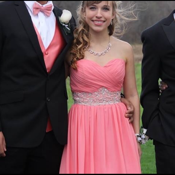 Stunning Coral Strapless Prom Dress!! - Picture 3 of 4