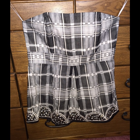 White House Black Market top size 6