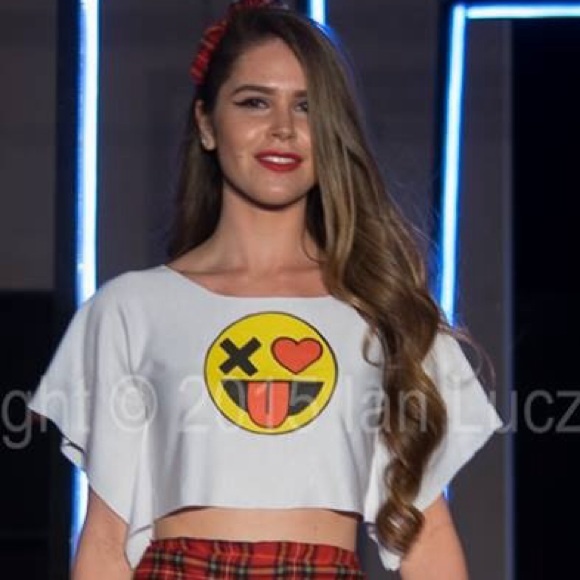 Custom Couture Emoji Crop Top - Picture 2 of 4