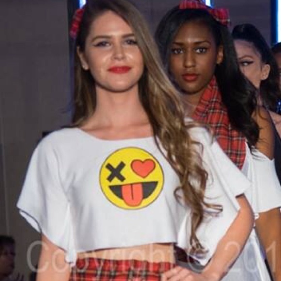 Custom Couture Emoji Crop Top - Picture 3 of 4