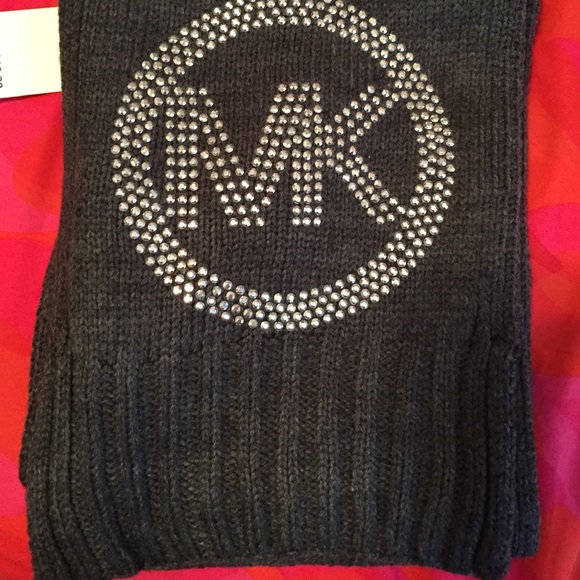 Michael Kors grey knit scarf