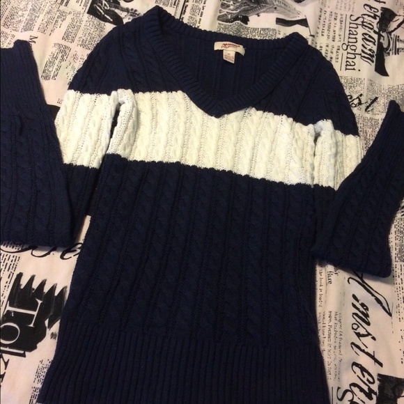 BUNDLE sweater & stylish tee