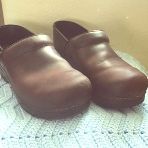 Lovely brown leather Dansko clogs