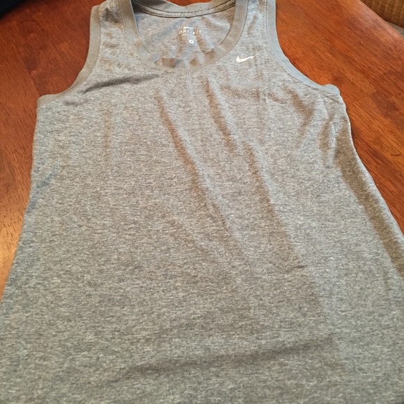 Nike tank