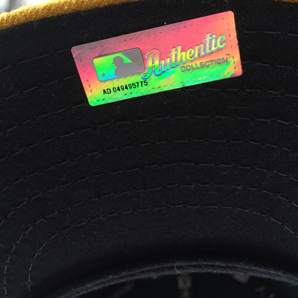 A's fitted cap - Picture 3 of 4