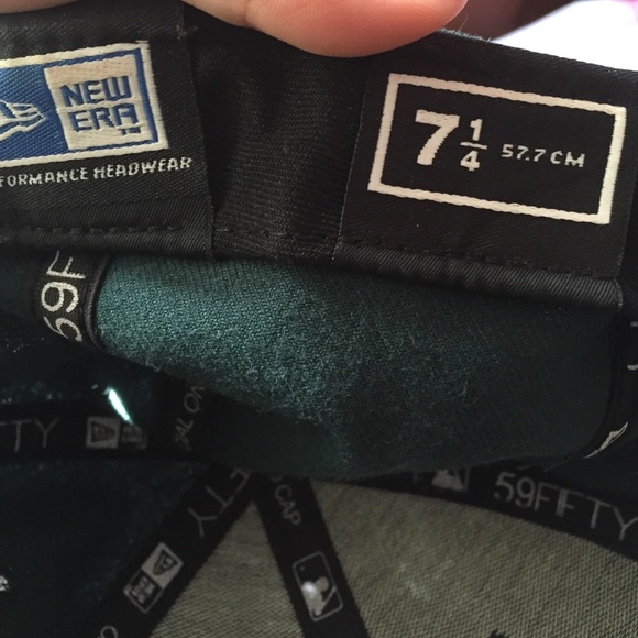 A's fitted cap - Picture 4 of 4