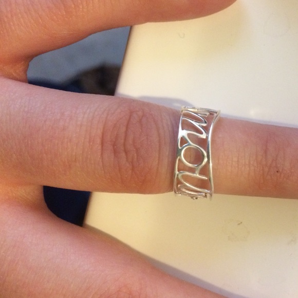 Amour/Love Avon ring
