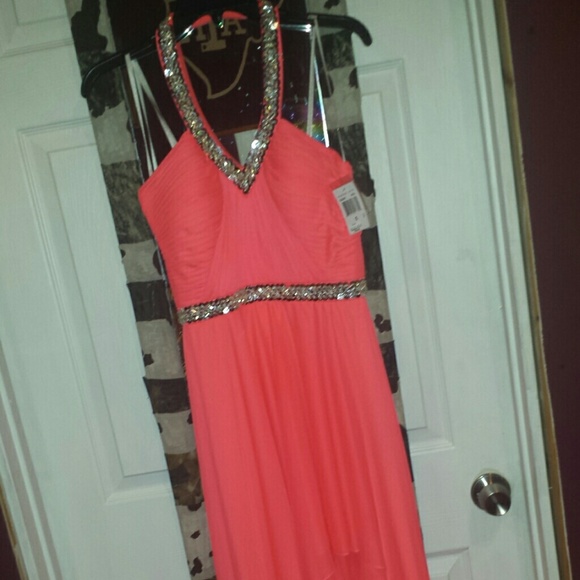 Dress - Picture 1 of 3