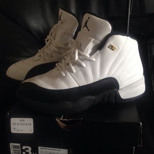 Jordan 12 retro size 3Y