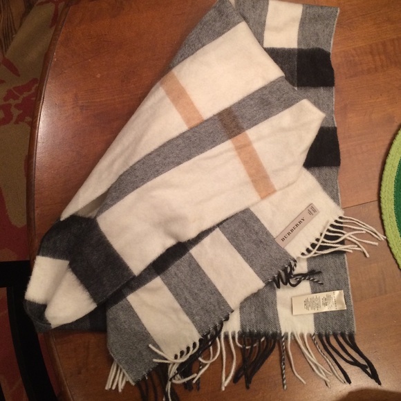 Burberry Accessories - Brand new rare Authentic Burberry scarf