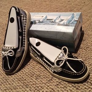 Never worn sperry shoes!