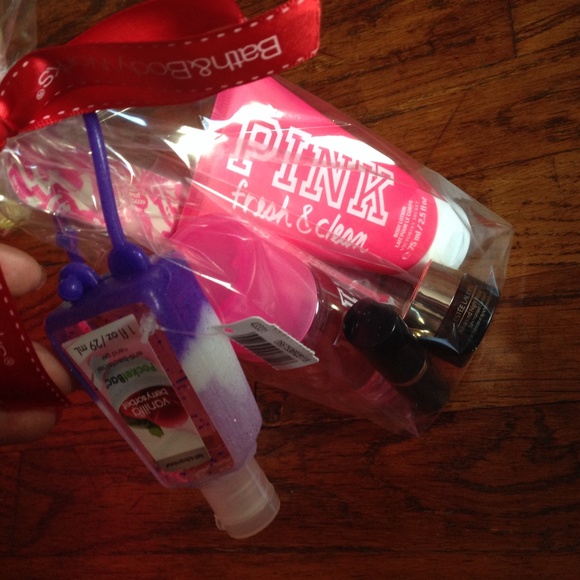 Beauty goodie bags! - Picture 2 of 3