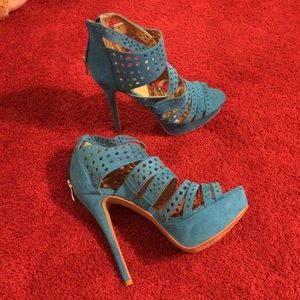 Blue shoes, new never used Justfab size 71/2
