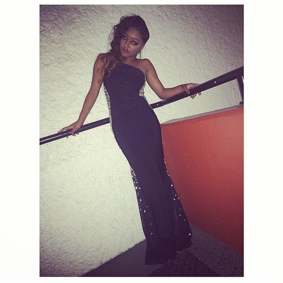 Prom dress - Picture 2 of 3