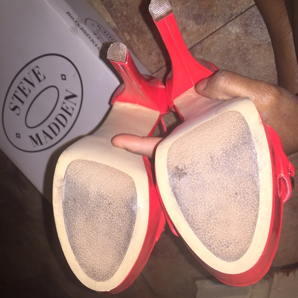 👠 Orange Neon Pumps 😱 - Picture 3 of 4