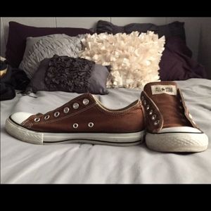 Brown low top converse