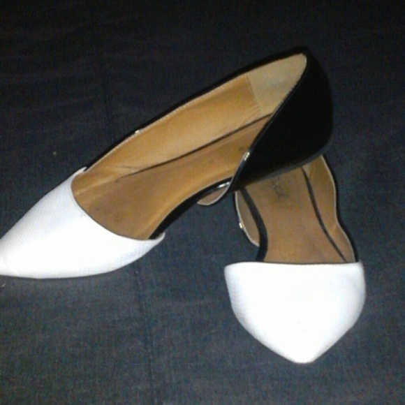 Black & white flats gorgeous